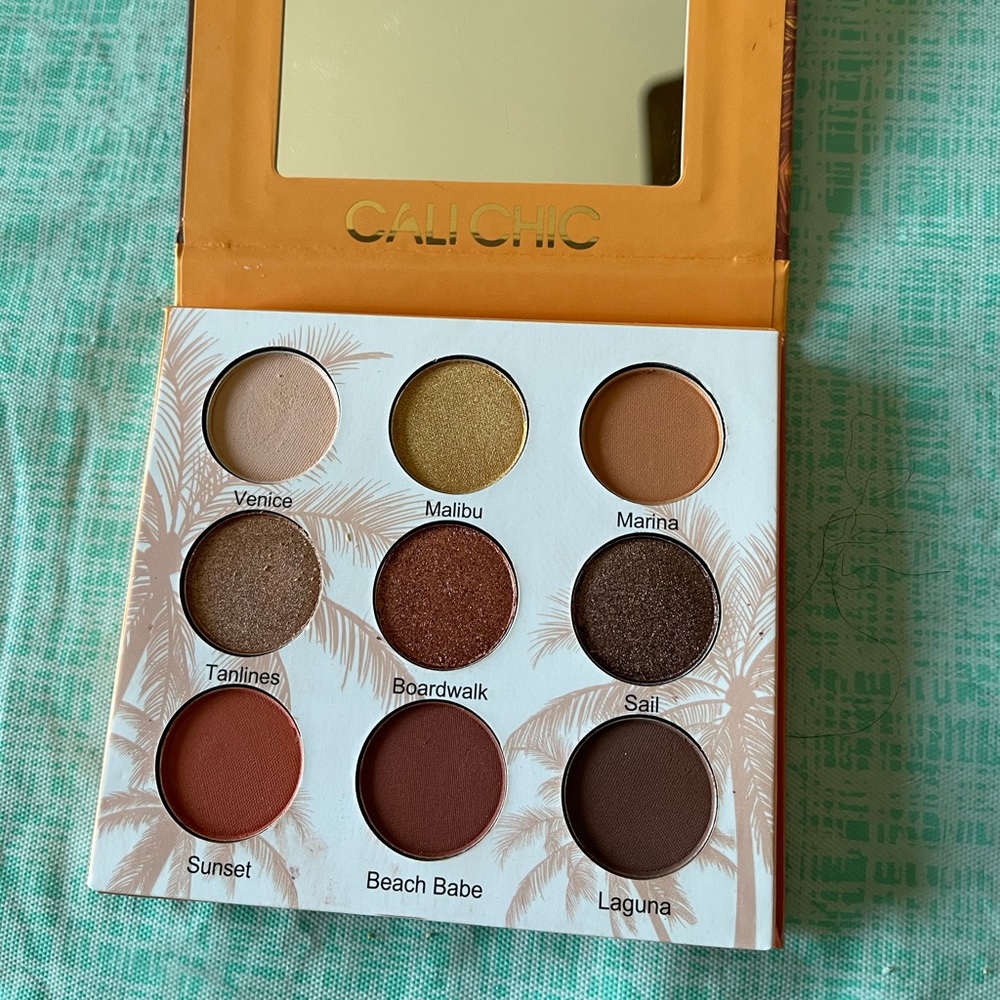 Brand new makeup pallet